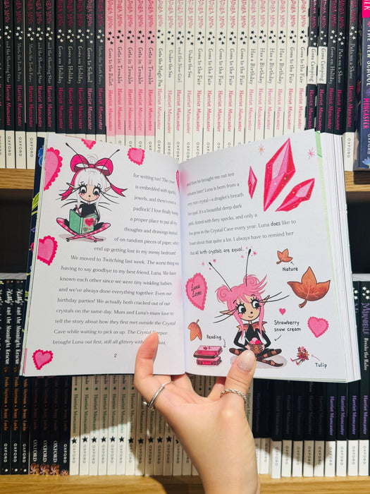 The Diary of Wiska Wildflower: The New School (From the creator of Isadora Moon, Harriet Muncaster)